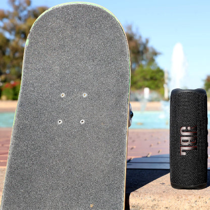 Parlante Portátil Inalámbrico Flip 6