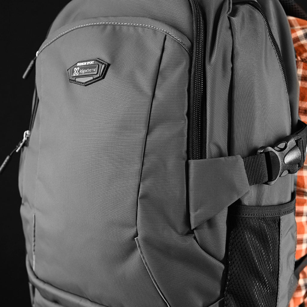 Mochila para Laptop 15.6" TrendTrek, KNB-436